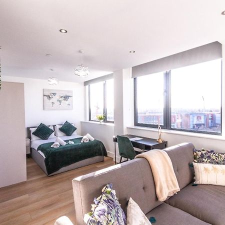 Stylish Studio Apt Overlooking Old Trafford Манчестер Екстер'єр фото