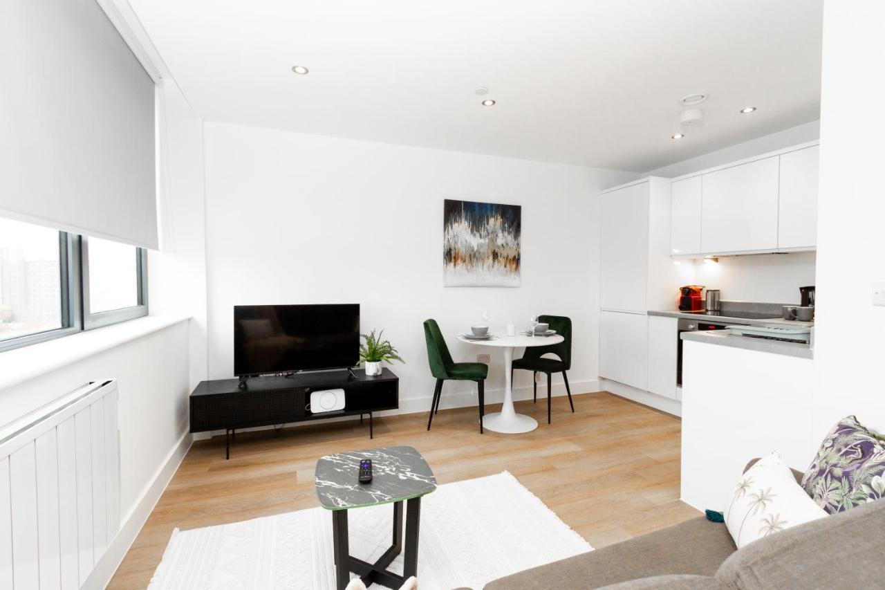 Stylish Studio Apt Overlooking Old Trafford Манчестер Екстер'єр фото