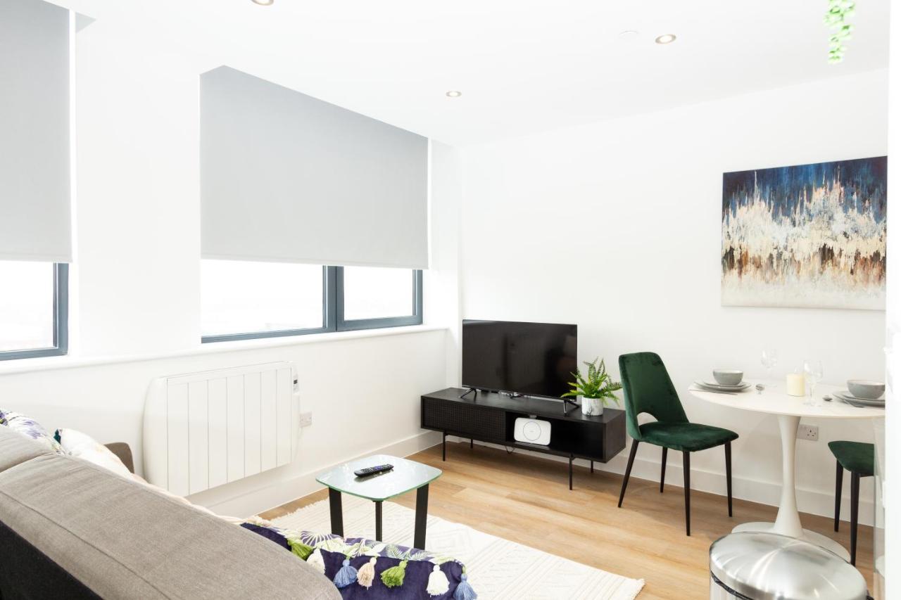 Stylish Studio Apt Overlooking Old Trafford Манчестер Екстер'єр фото