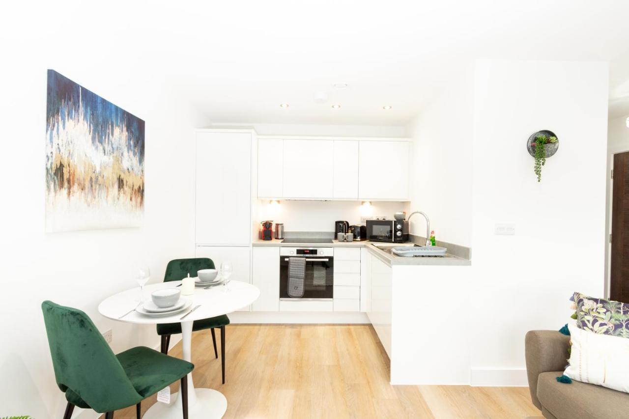 Stylish Studio Apt Overlooking Old Trafford Манчестер Екстер'єр фото