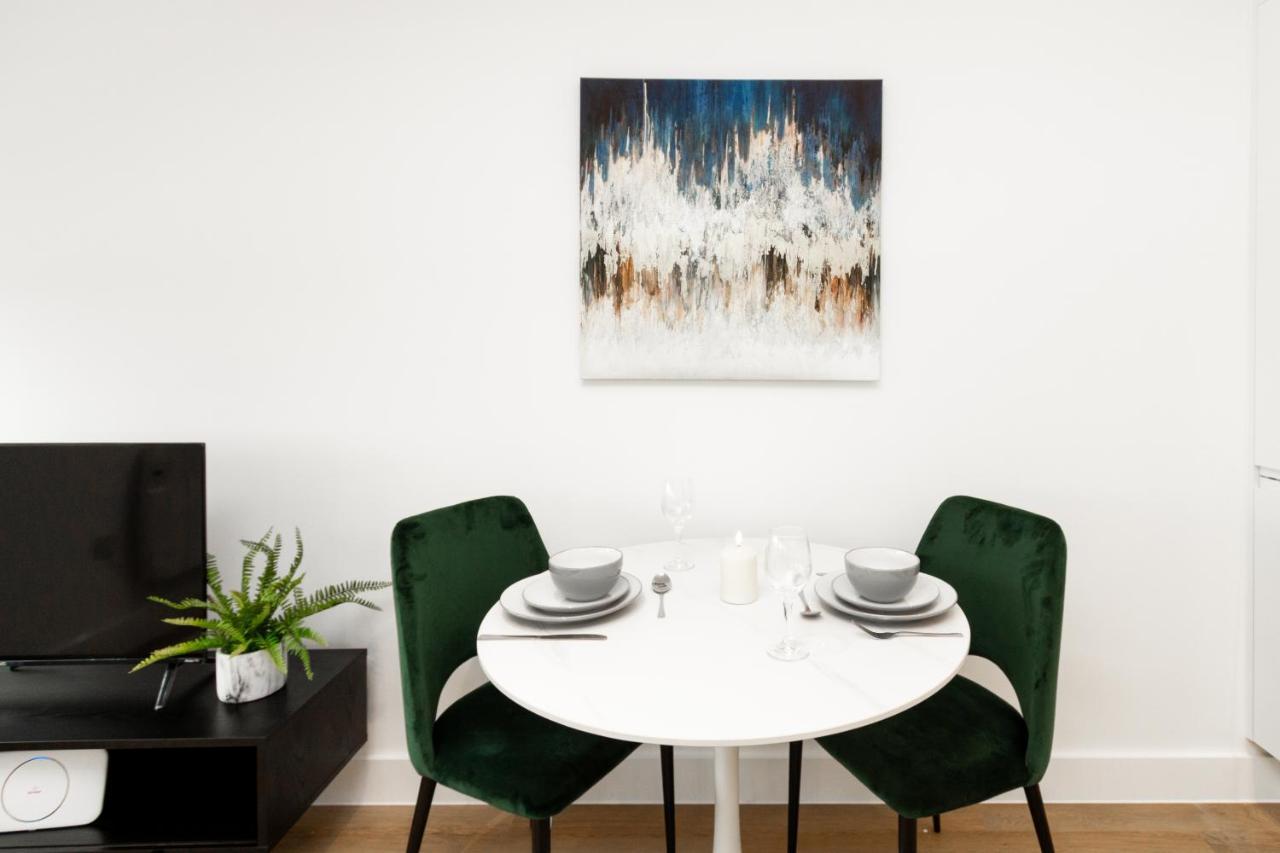 Stylish Studio Apt Overlooking Old Trafford Манчестер Екстер'єр фото