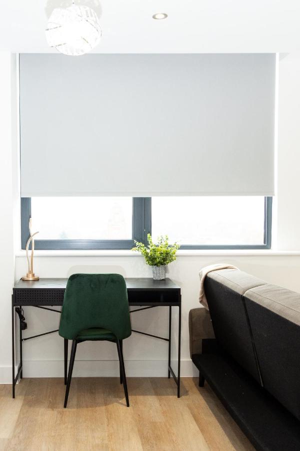 Stylish Studio Apt Overlooking Old Trafford Манчестер Екстер'єр фото
