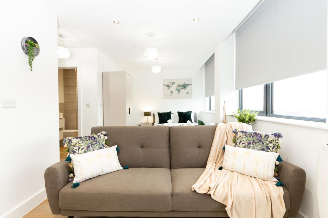 Stylish Studio Apt Overlooking Old Trafford Манчестер Екстер'єр фото